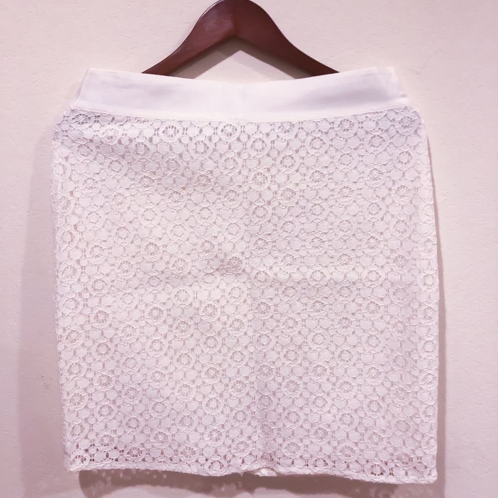 Sz 10 | NWT lace pencil skirt white